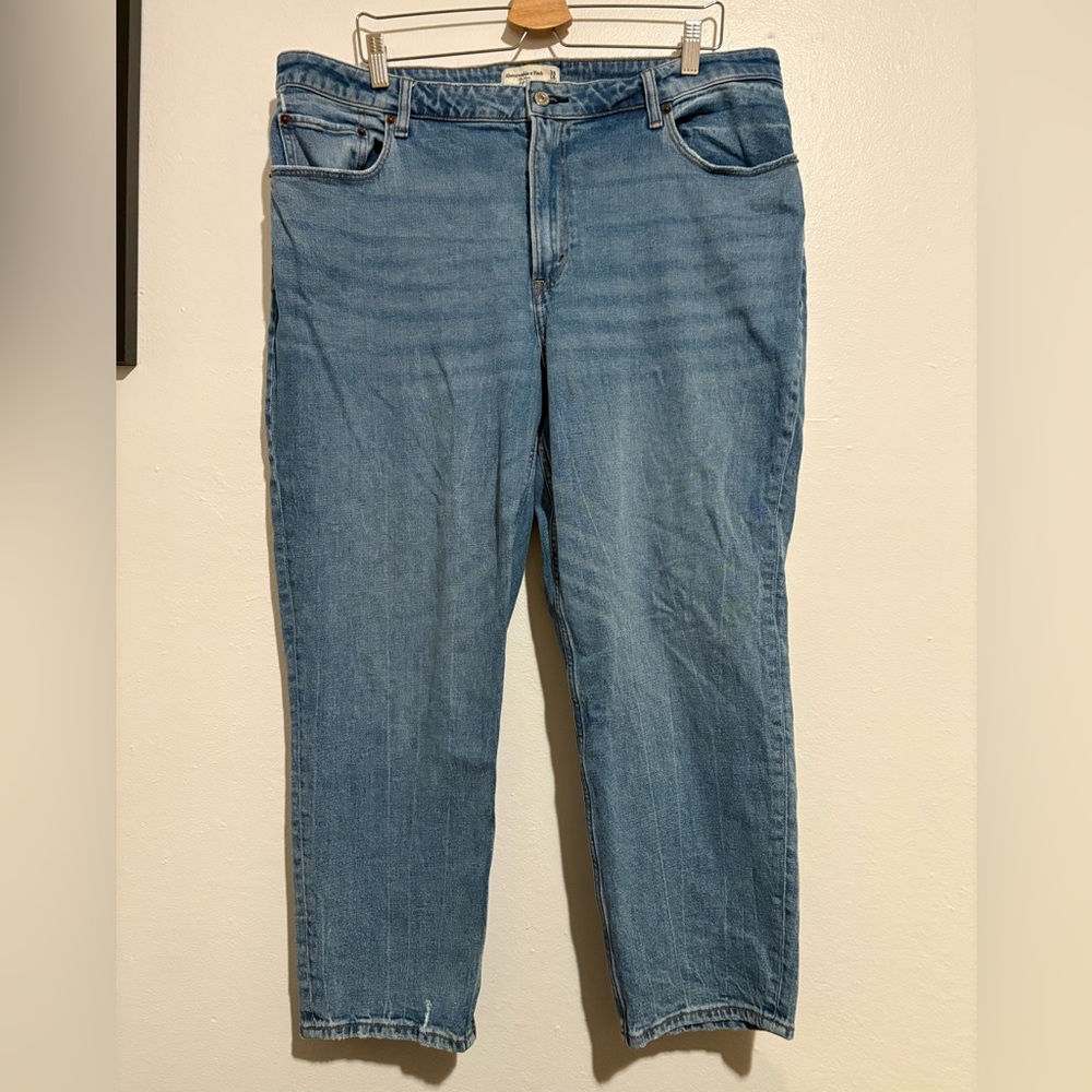 Abercrombie & Fitch Curve Love Mom Jean